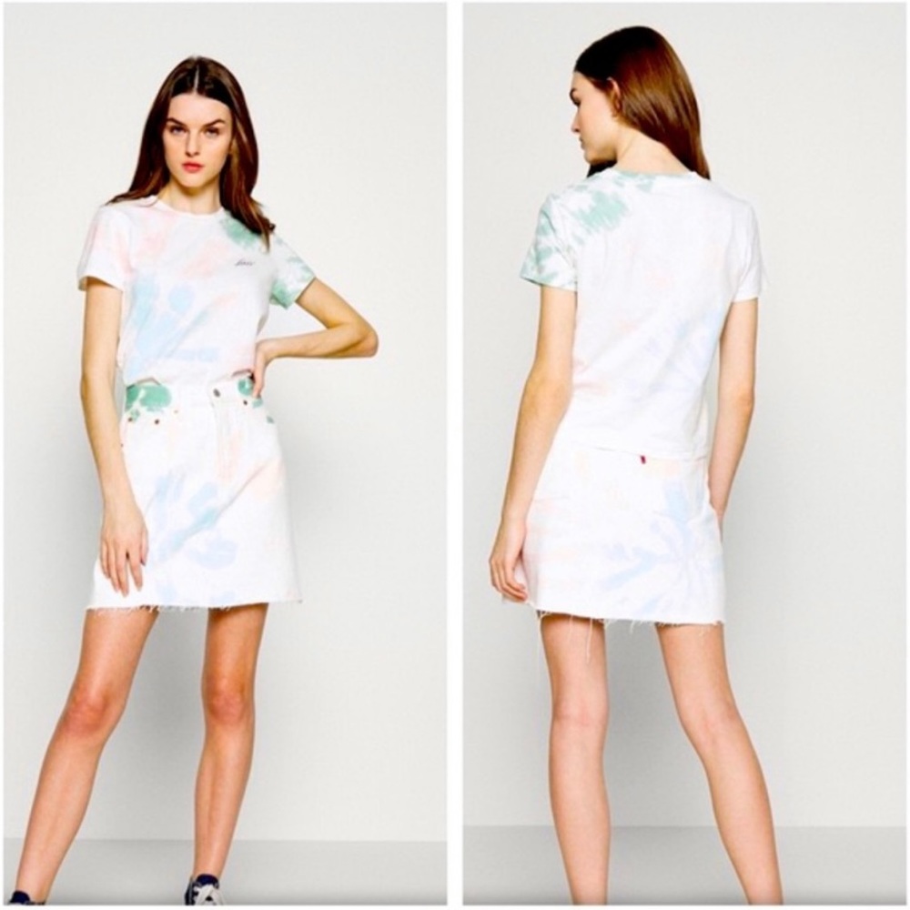 Levi’s premium denim skirt. Tie dye white and pastel NWT size 29. High rise